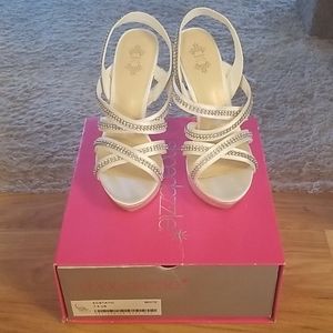 Shoedazzle Ecstatic White heels NWOT